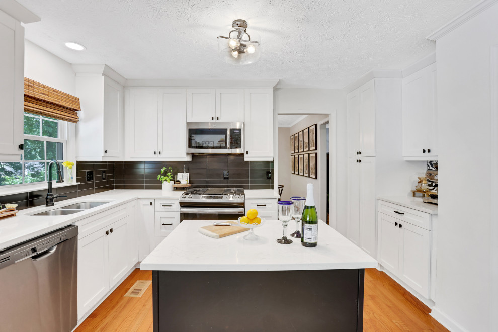 Example of a transitional kitchen design in Atlanta