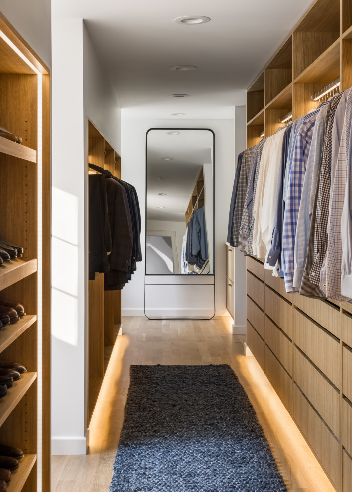 Inspiration for a modern storage and wardrobe in Kansas City.