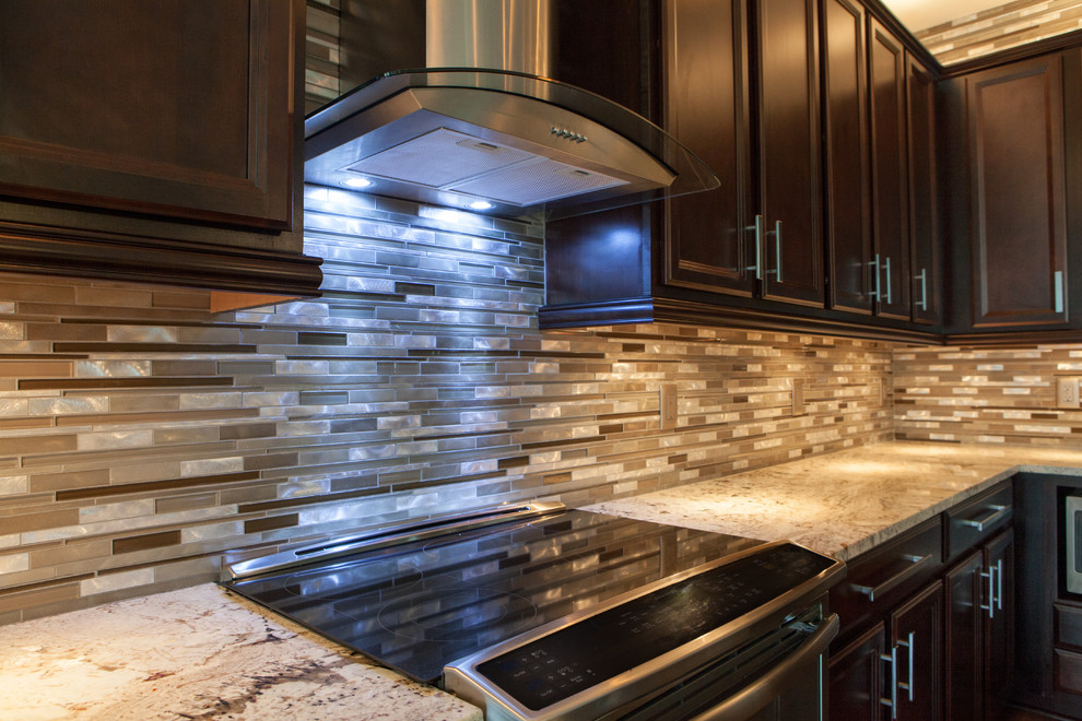 Home design - transitional home design idea in Orlando