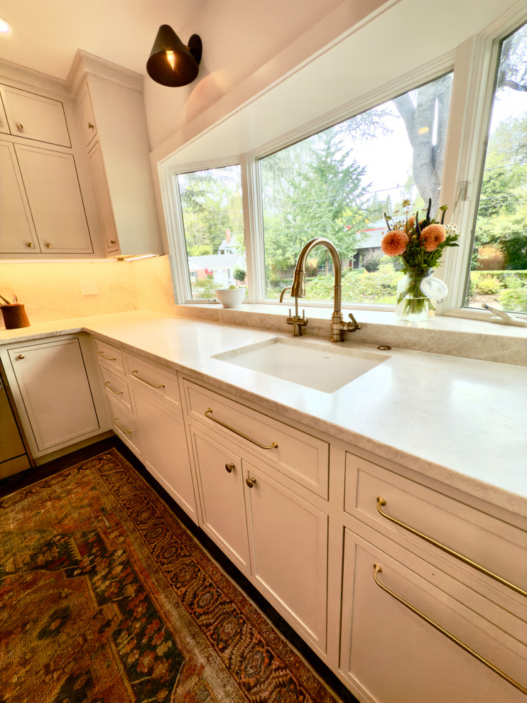 West Slope Modern Kitchen