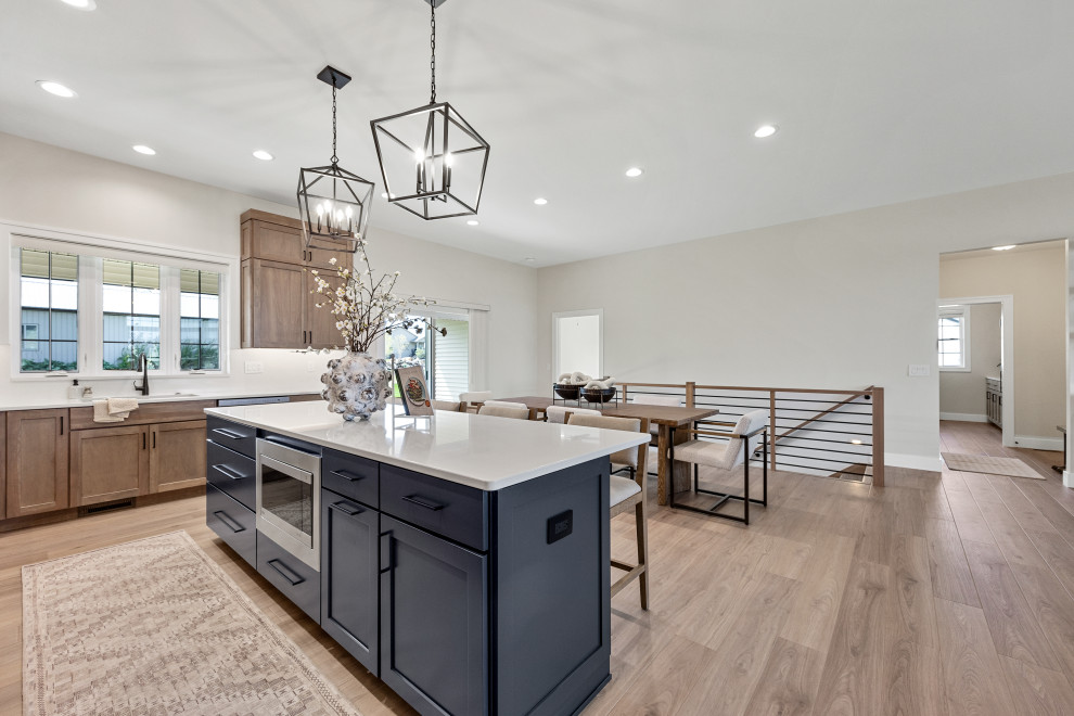 Inspiration for a rustic kitchen remodel in Cedar Rapids