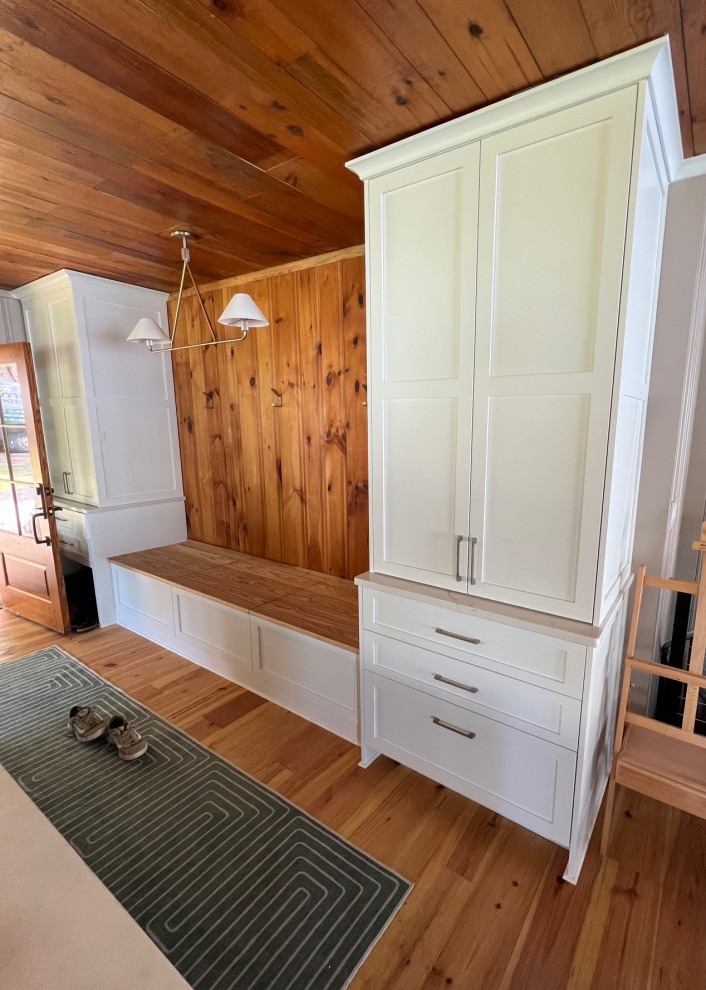 Entryway - entryway idea in Burlington