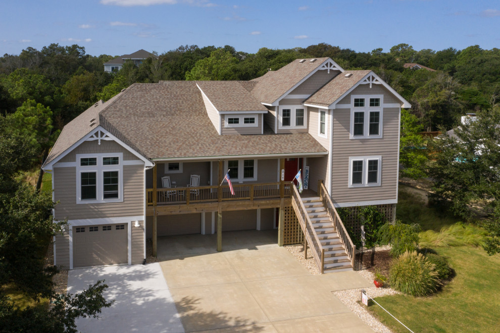 Home design - transitional home design idea