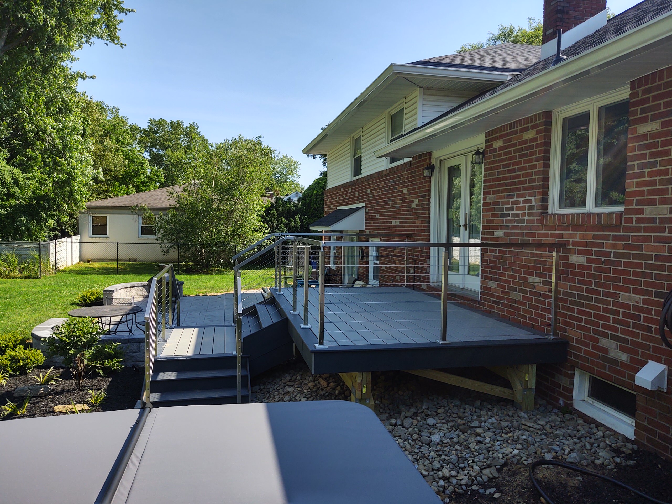 Stainless steel deck railing