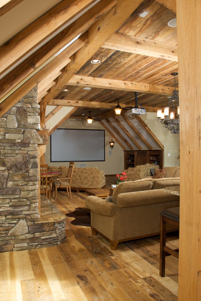 Williamsburg Timber Bonus Room