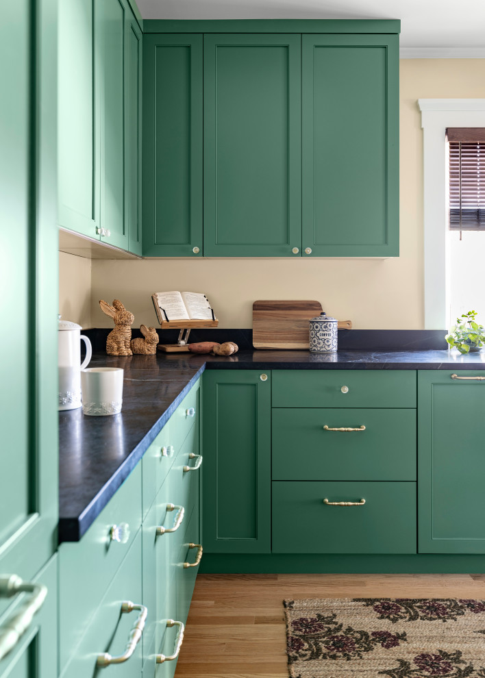Home design - transitional home design idea in San Francisco