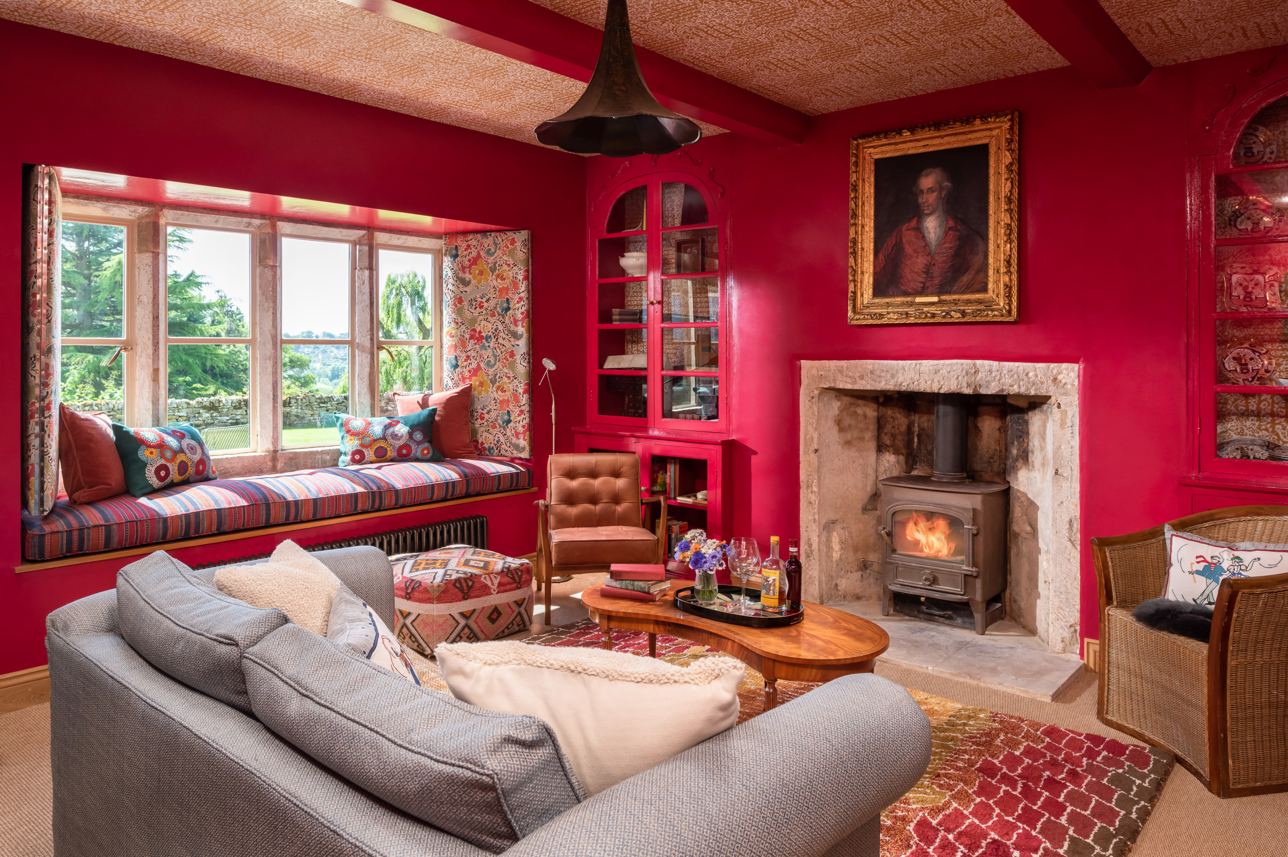 Årligt ske sommer 75 Beautiful Red Living Room Ideas and Designs - August 2023 | Houzz UK