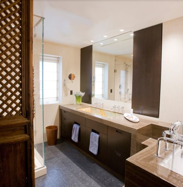 Modernized Brownstone contemporary-badrum