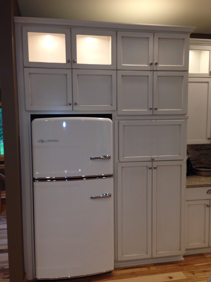 Kitchen - rustic kitchen idea in Minneapolis