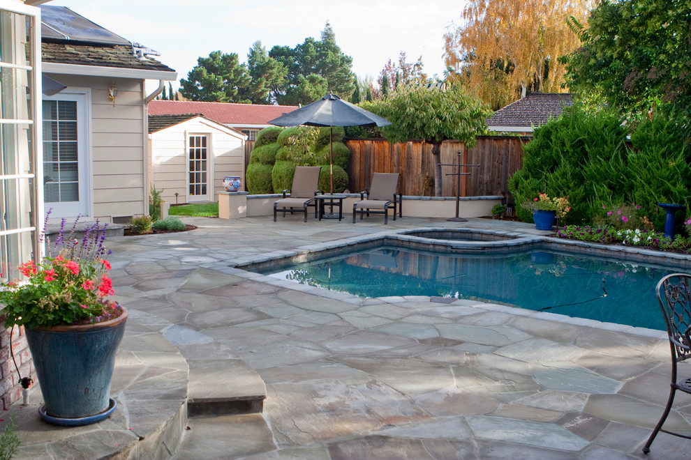 This is an example of a contemporary pool in San Francisco.
