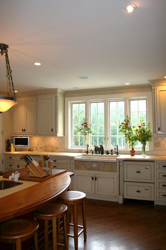Traditional kitchen in Grand Rapids.