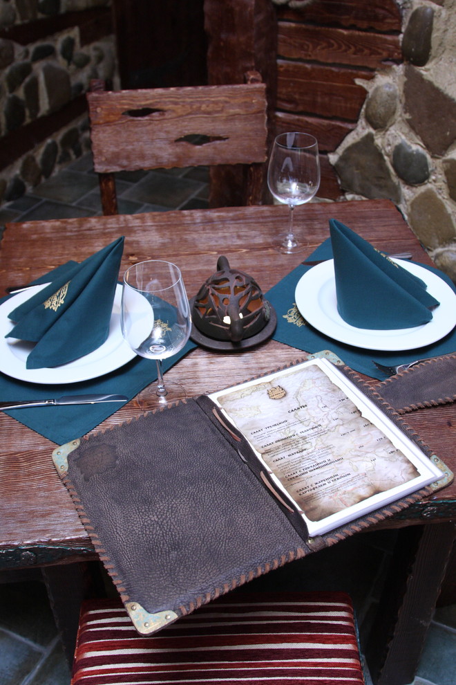 "Драккар", пивной ресторан.