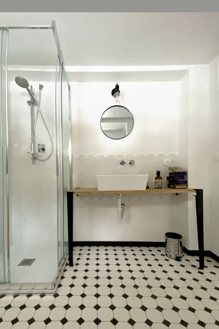 R&eacute;novation compl&egrave;te d'un chalet industrial-badezimmer
