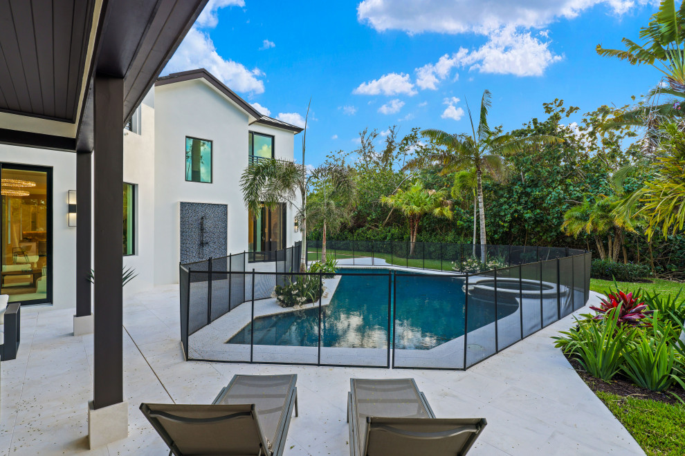 PRIVATE RESIDENCE - OCEAN RIDGE
