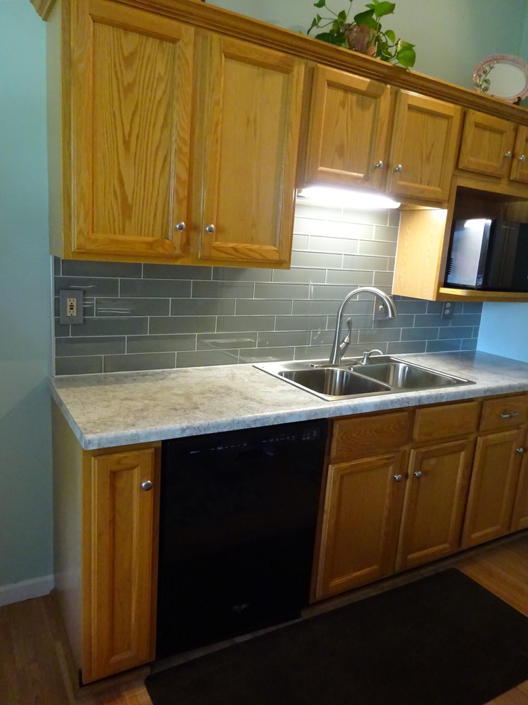 Transitional home design photo in Chicago