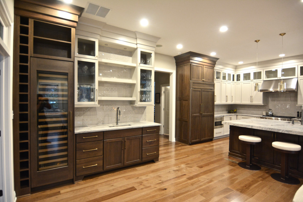 Kitchen - transitional kitchen idea in Indianapolis