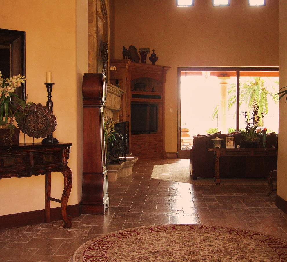 Photo of a traditional living room in San Diego.
