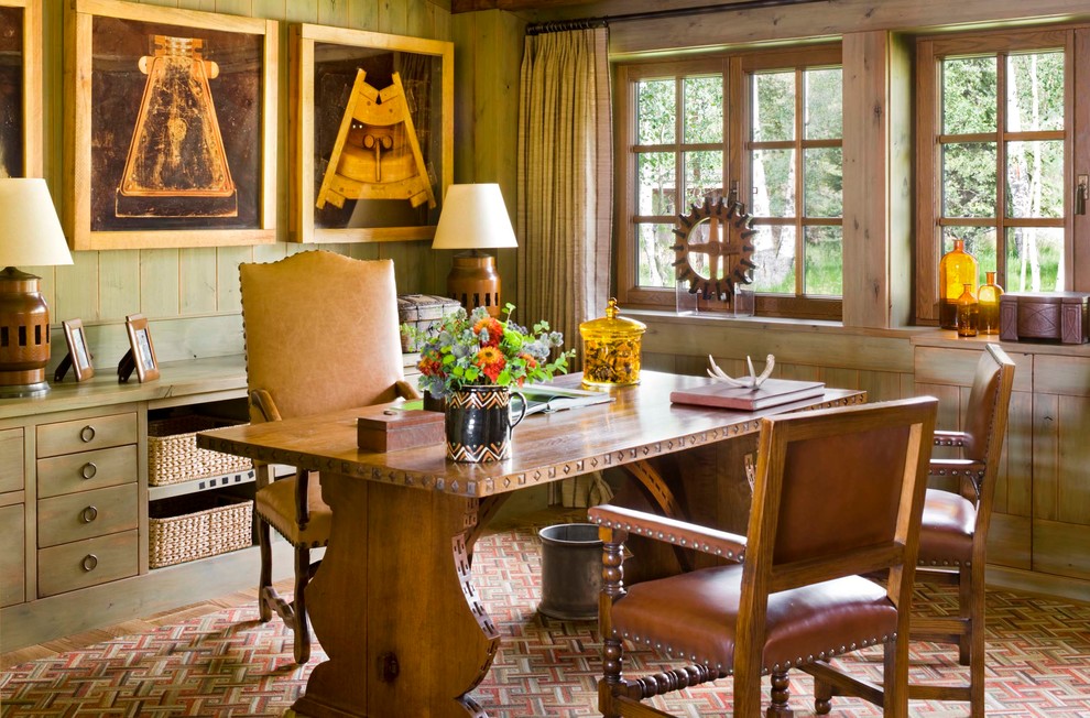 Country study room in New York with a freestanding desk.