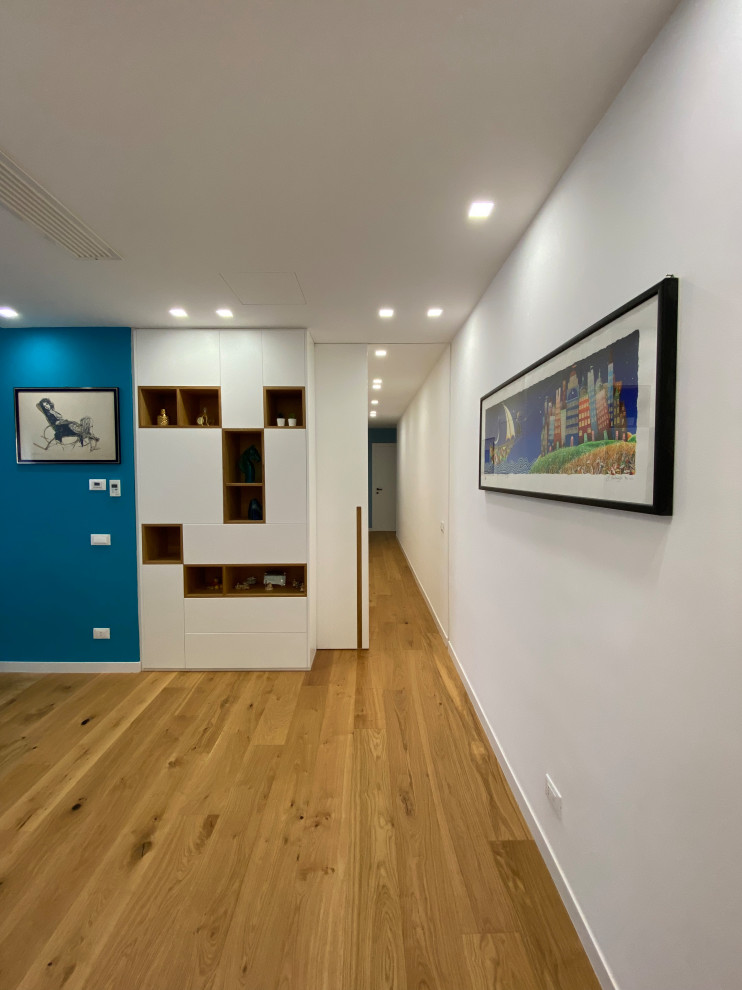 mobile  su misura con porta scorrevole integrata