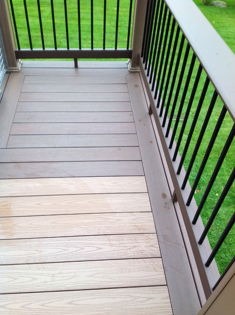 AZEK Deck with Timbertech Builderrail and Genovations Brownstone post wraps contemporary-terrace