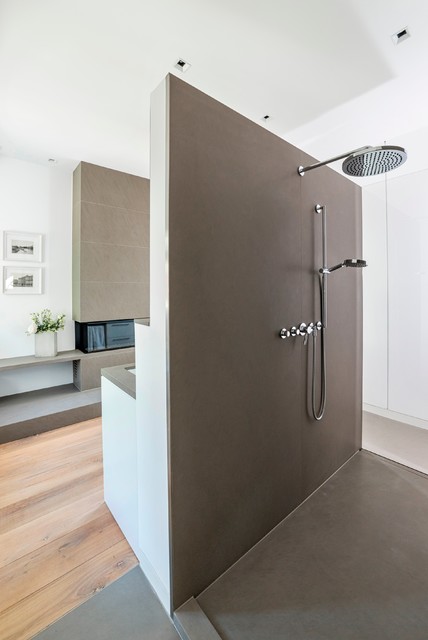 freistehende Wandscheibe mit Dusche - Modern - Badezimmer - Hamburg