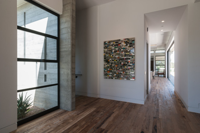 3 Steps Residence contemporary-entry
