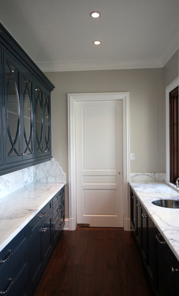 Transitional kitchen photo in Miami