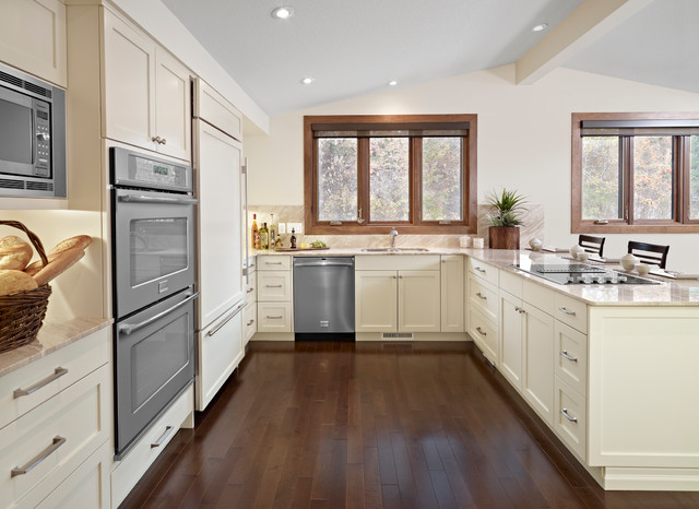 Transitional transitional-kitchen