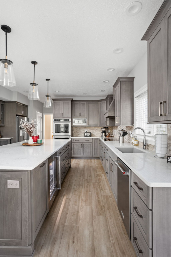 Inspiration for a transitional kitchen remodel in Indianapolis