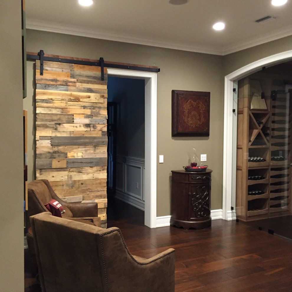 Example of a mountain style home design design in New York