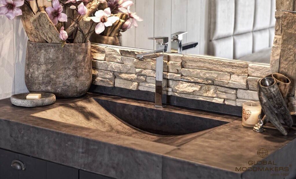 Кожаный душ и раковина