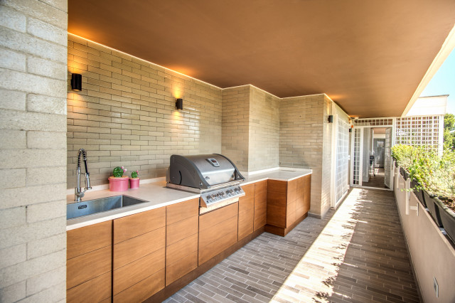 RIVARONE contemporary