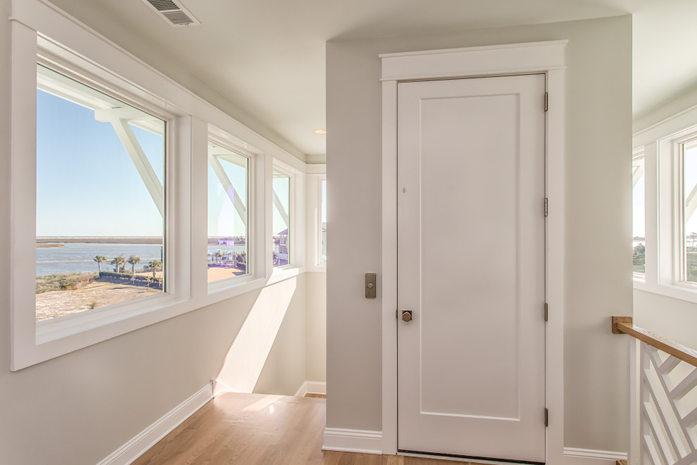 Home design - transitional home design idea