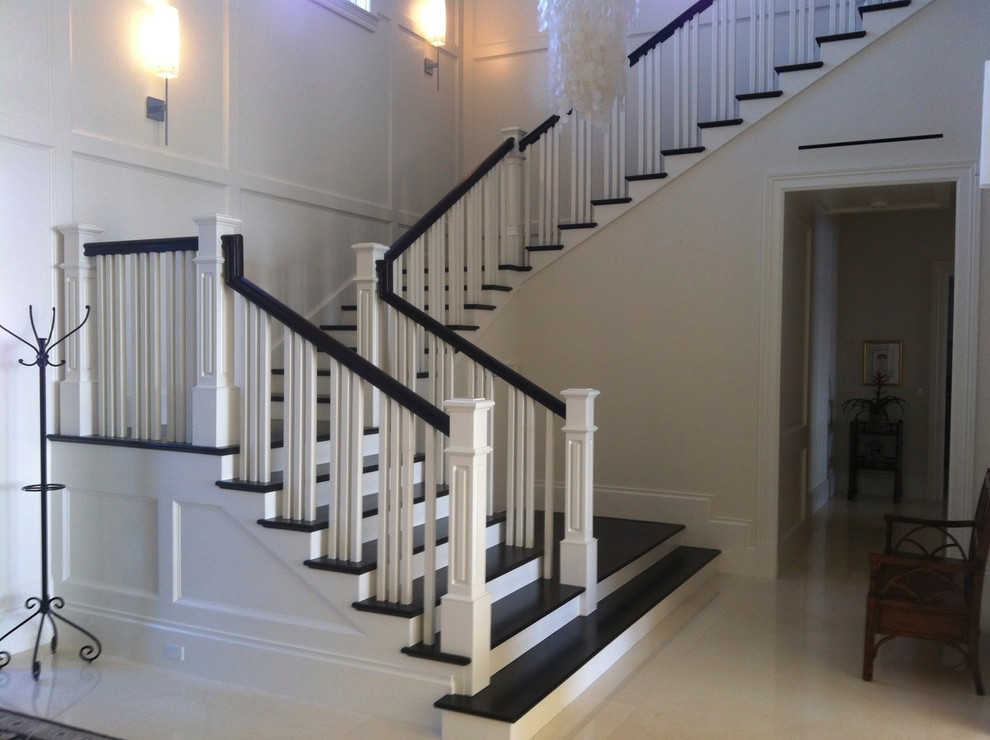 Example of a transitional staircase design in Miami