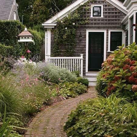 Inspiration for a transitional home design remodel in Chicago