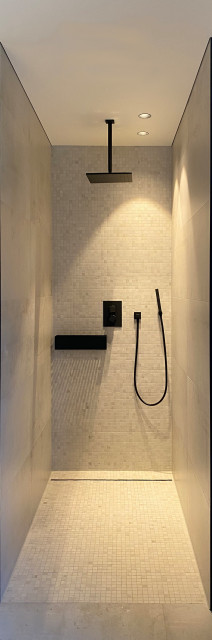 G&auml;stehaus mit Sauna trendy-badevaerelse