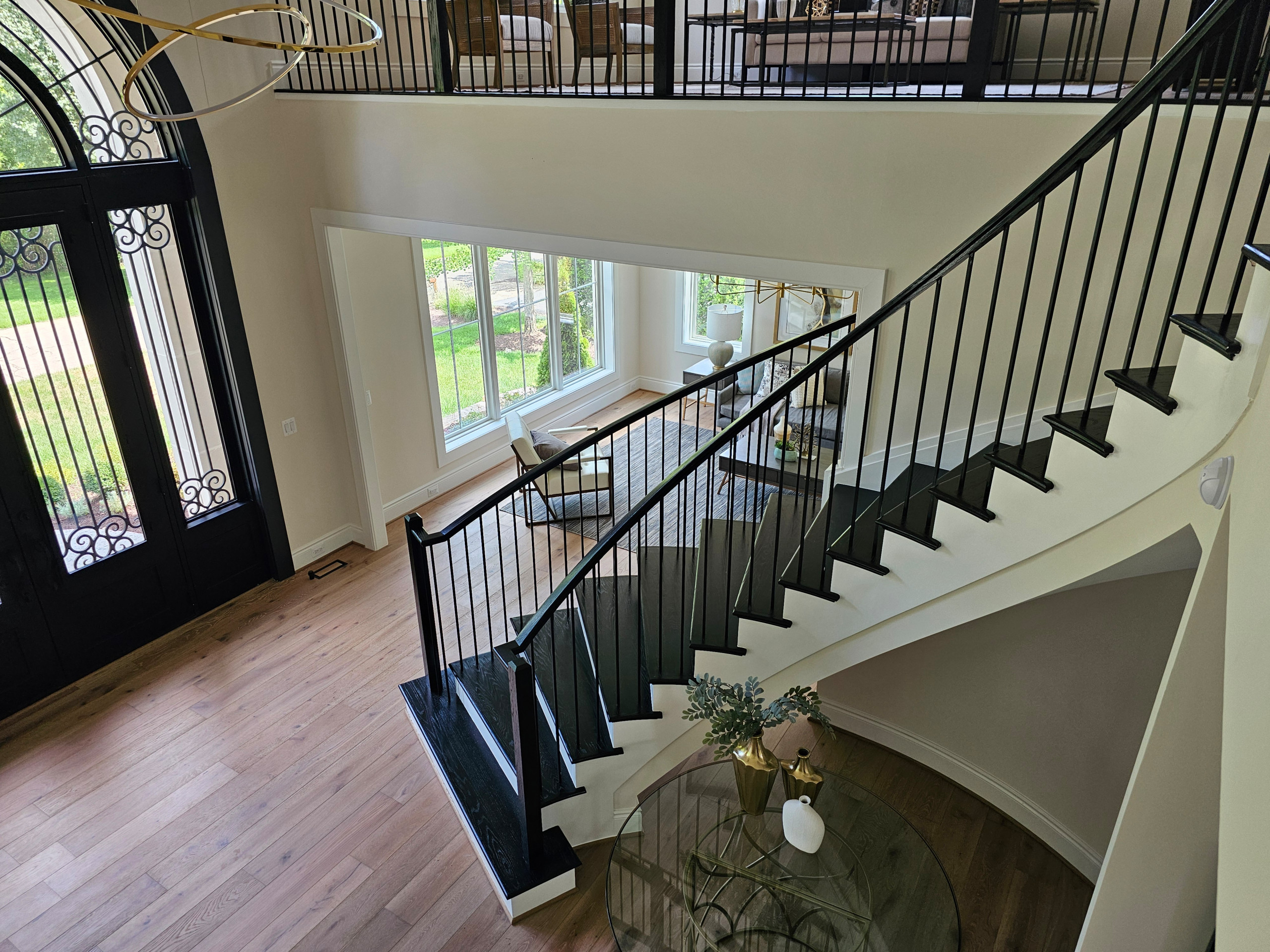 Elegant Curve Elevates Modern Design, Mclean, VA 22101