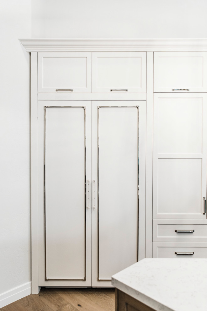 Inspiration for a transitional kitchen remodel in Phoenix