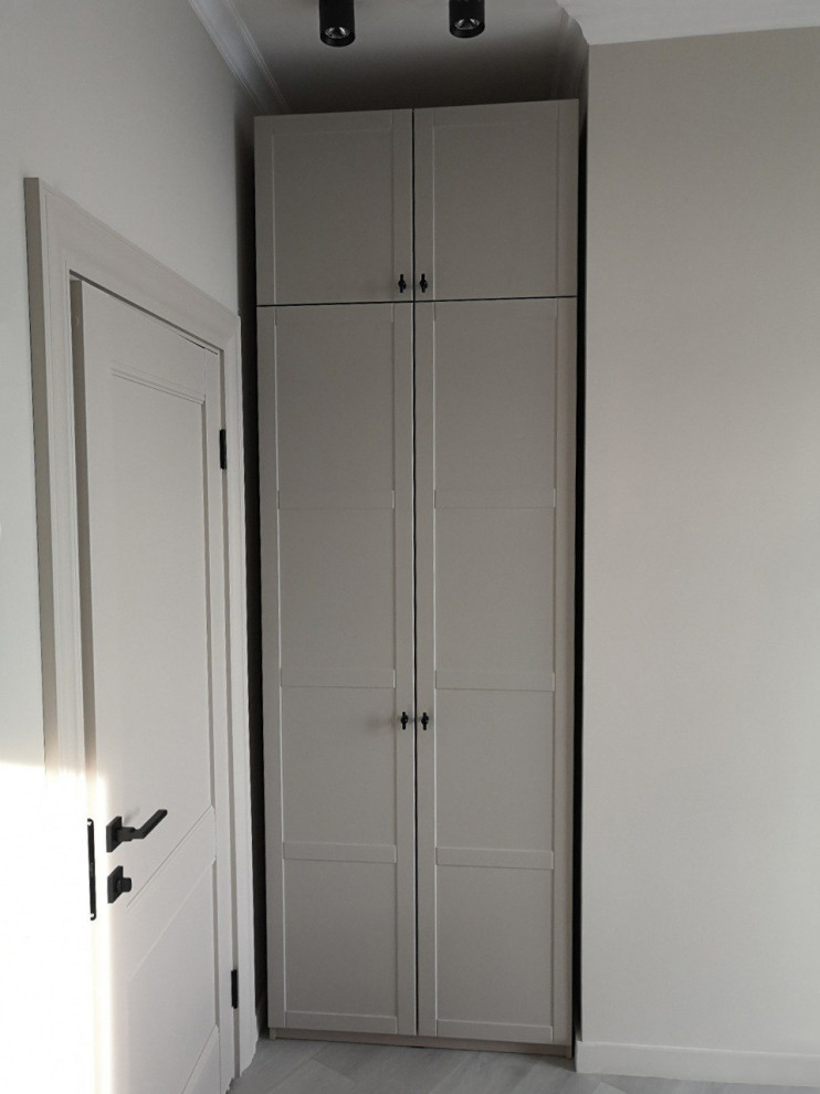 Распашные шкафы