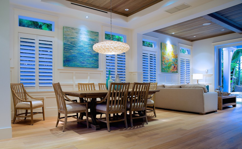 Transitional dining room photo in Toronto