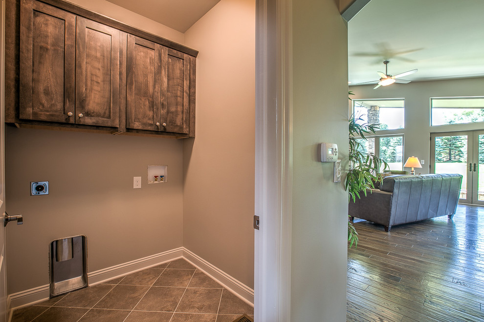 Transitional home design photo in Omaha
