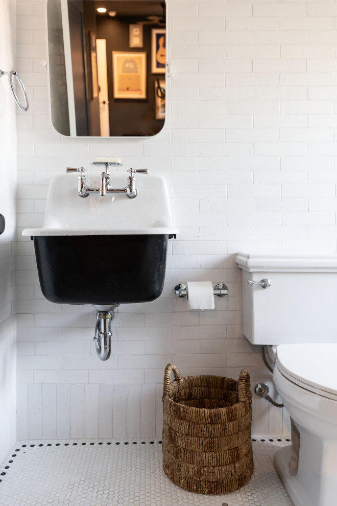 Home design - transitional home design idea in Phoenix