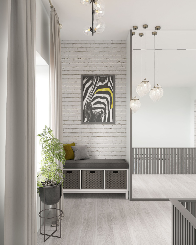 Дом с сеткой между первым этажом и вторым светом в Якутске.