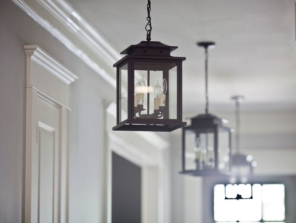 Transitional home design photo in Houston