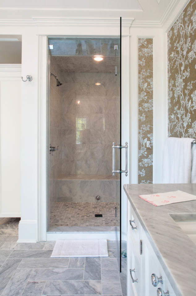 Example of a transitional bathroom design in New York