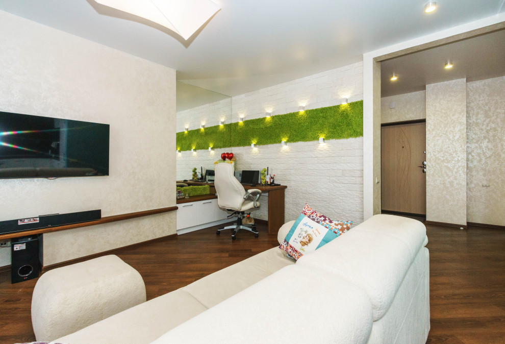 Яркая двушка с подвесной кроватью