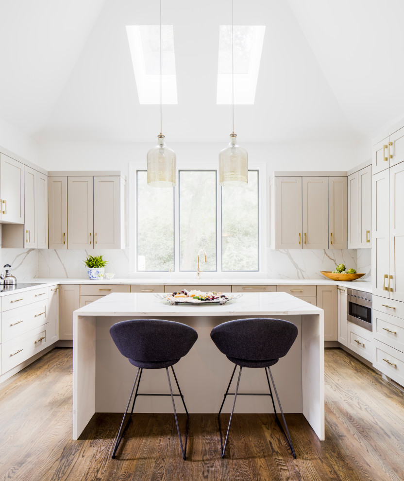 Kitchen - transitional kitchen idea in Atlanta