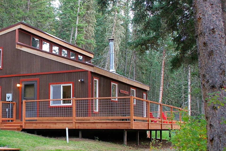 Deck - mid-sized rustic deck idea