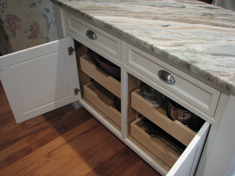 Home design - transitional home design idea