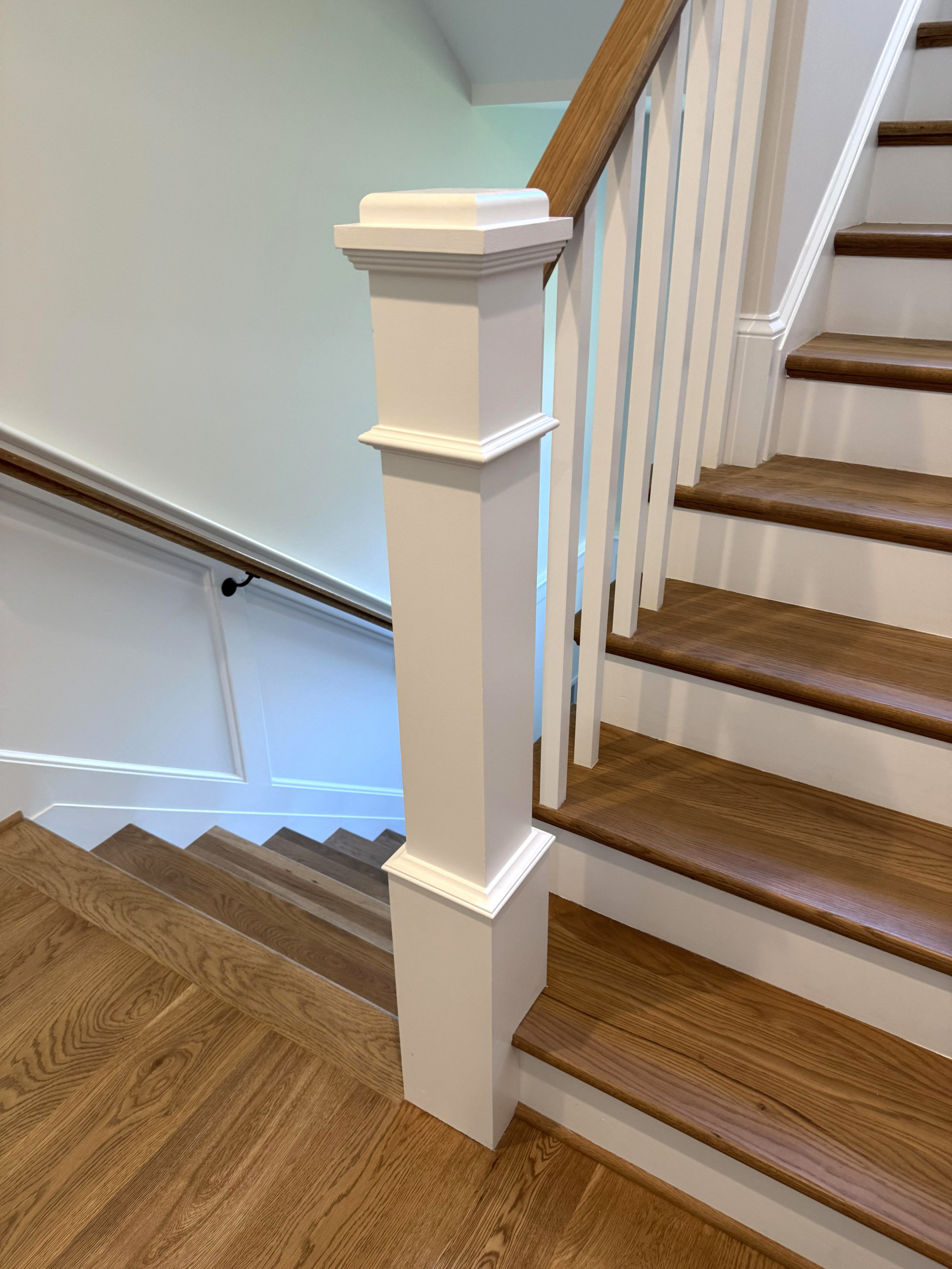 141_Timeless U Shaped Stair with Traditional Box Newels, Arlington, VA 22207